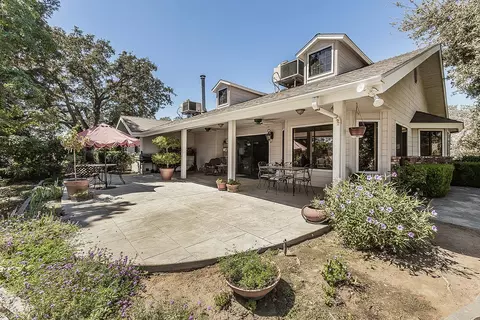 Exterior - 20100 Tollhouse Rd, Clovis, CA 93619 photo 4 of 27