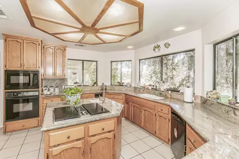 Kitchen - 20100 Tollhouse Rd, Clovis, CA 93619 photo 1 of 1