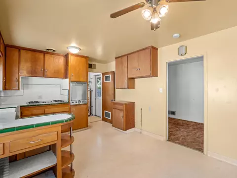 Kitchen - 2014 E Simpson Ave E, Fresno, CA 93703 photo 4 of 5