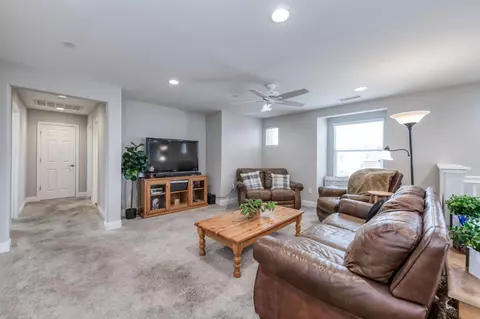 Entry Way - 3912 Sussex Ave, Clovis, CA 93619 photo 4 of 4