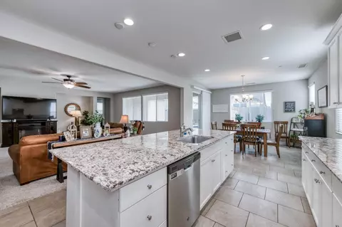 Kitchen - 3912 Sussex Ave, Clovis, CA 93619 photo 3 of 4
