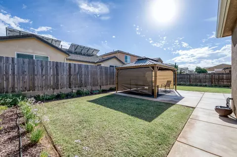 Exterior - 3912 Sussex Ave, Clovis, CA 93619 photo 12 of 13