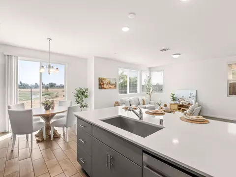 Kitchen - 1950 Kelly Ln, Clovis, CA 93611 photo 5 of 5