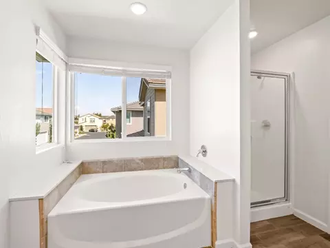 Bath - 1950 Kelly Ln, Clovis, CA 93611 photo 6 of 8