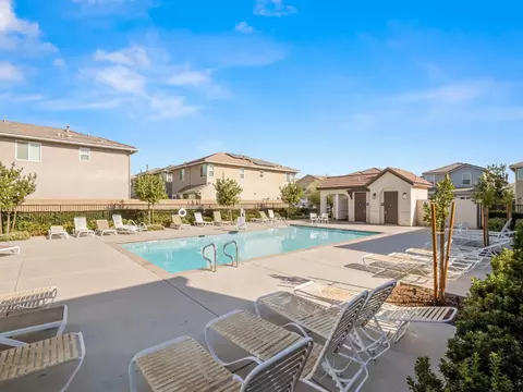 Exterior - 1950 Kelly Ln, Clovis, CA 93611 photo 5 of 5