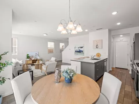 Dining - 1950 Kelly Ln, Clovis, CA 93611 photo 2 of 2