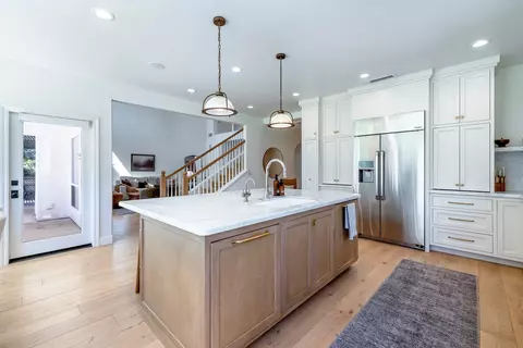Kitchen - 5687 E Province Ave, Clovis, CA 93619 photo 4 of 7