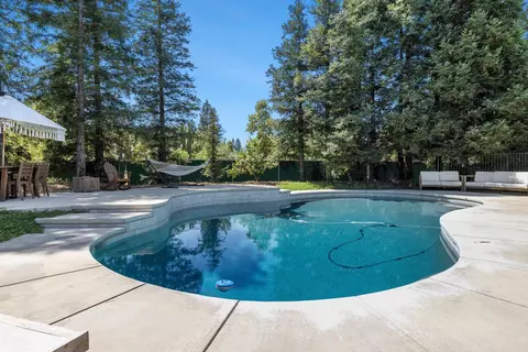 Exterior - 5687 E Province Ave, Clovis, CA 93619 photo 7 of 18