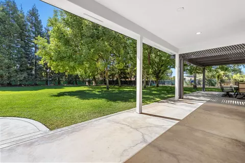 Exterior - 5687 E Province Ave, Clovis, CA 93619 photo 14 of 18