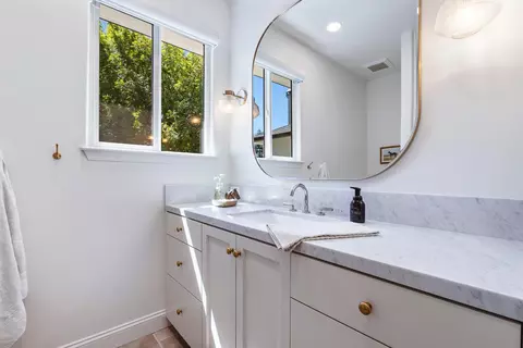 Bath - 5687 E Province Ave, Clovis, CA 93619 photo 11 of 11