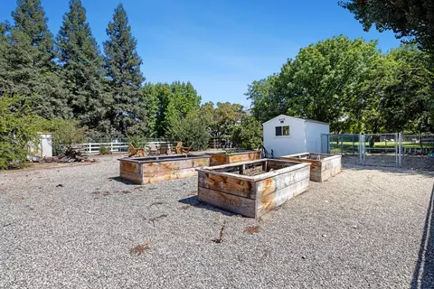 Exterior - 5687 E Province Ave, Clovis, CA 93619 photo 17 of 18