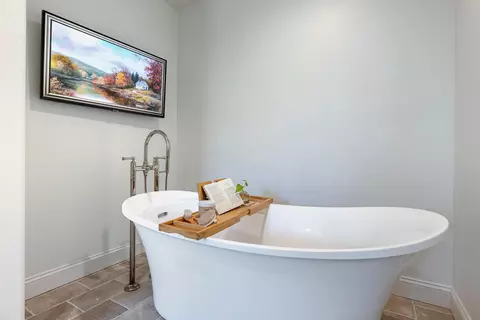 Bath - 5687 E Province Ave, Clovis, CA 93619 photo 7 of 11