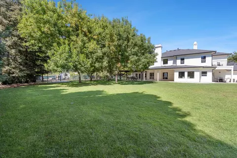 Exterior - 5687 E Province Ave, Clovis, CA 93619 photo 11 of 18
