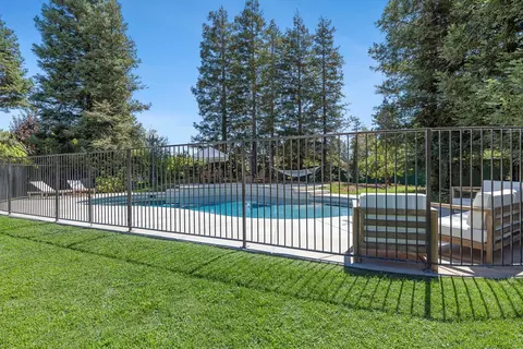 Exterior - 5687 E Province Ave, Clovis, CA 93619 photo 9 of 18