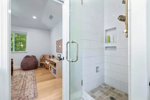 Bath - 5687 E Province Ave, Clovis, CA 93619 photo 10 of 11