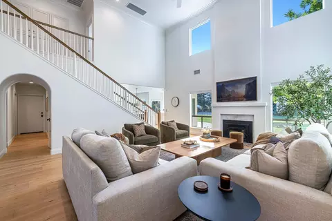 Living - 5687 E Province Ave, Clovis, CA 93619 photo 4 of 5