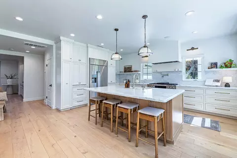 Kitchen - 5687 E Province Ave, Clovis, CA 93619 photo 3 of 7