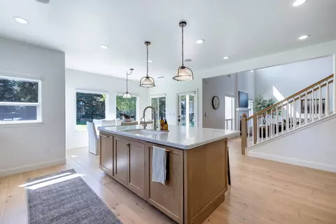 Kitchen - 5687 E Province Ave, Clovis, CA 93619 photo 5 of 7