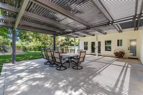 Exterior - 5687 E Province Ave, Clovis, CA 93619 photo 10 of 18