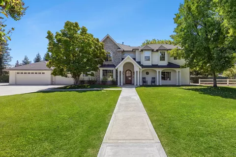 Exterior - 5687 E Province Ave, Clovis, CA 93619 photo 2 of 18