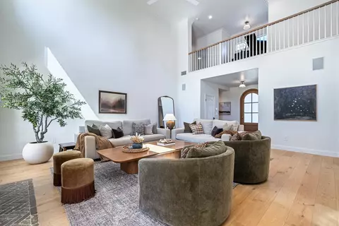 Living - 5687 E Province Ave, Clovis, CA 93619 photo 2 of 5