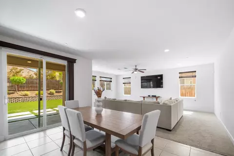 Dining - 563 Mesa Dr S, Madera, CA 93636 photo 3 of 3