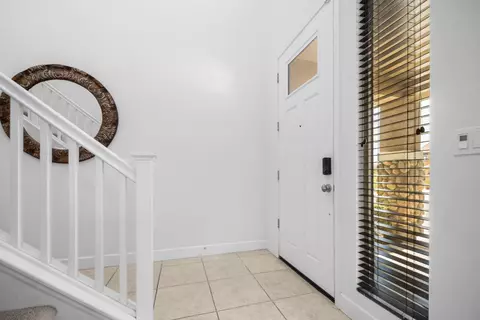 Entry Way - 563 Mesa Dr S, Madera, CA 93636 photo 1 of 11