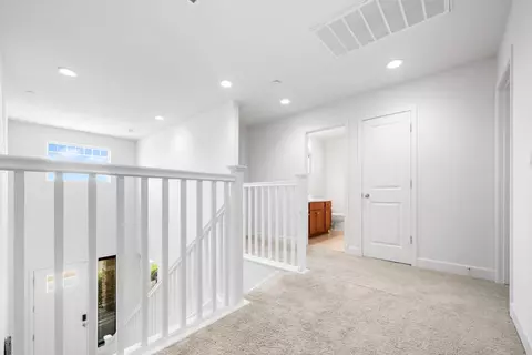 Entry Way - 563 Mesa Dr S, Madera, CA 93636 photo 8 of 11