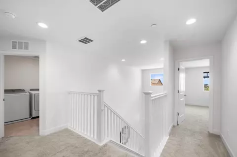 Entry Way - 563 Mesa Dr S, Madera, CA 93636 photo 7 of 11