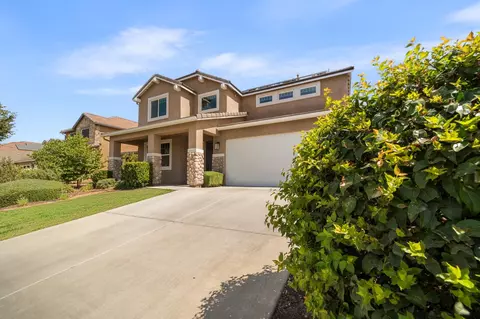 Exterior - 563 Mesa Dr S, Madera, CA 93636 photo 2 of 10