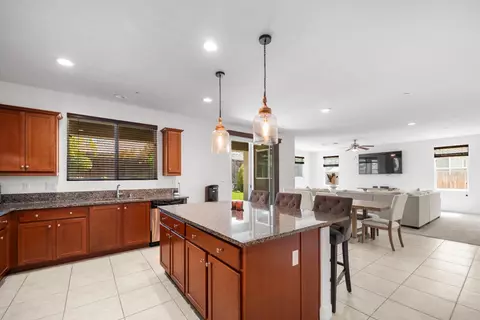 Kitchen - 563 Mesa Dr S, Madera, CA 93636 photo 1 of 5