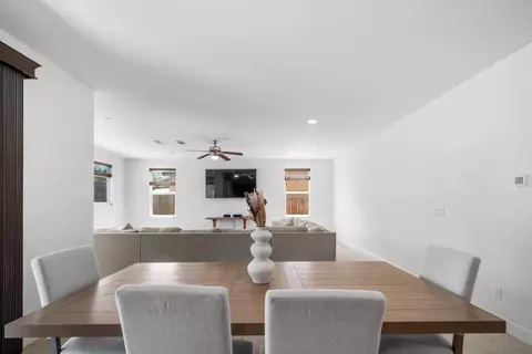 Dining - 563 Mesa Dr S, Madera, CA 93636 photo 2 of 3