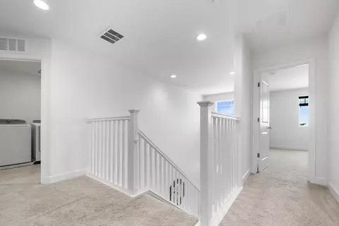 Entry Way - 563 Mesa Dr S, Madera, CA 93636 photo 11 of 11