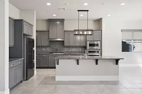 Kitchen - 602 Pinnacle Dr W, Madera, CA 93636 photo 3 of 7