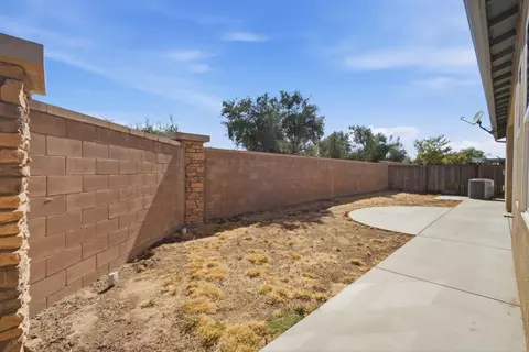 Exterior - 602 Pinnacle Dr W, Madera, CA 93636 photo 4 of 6