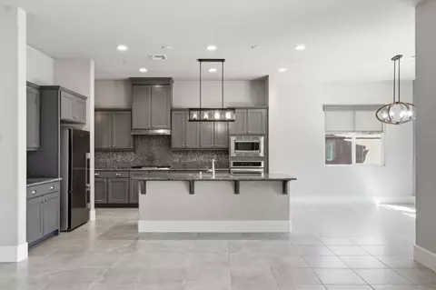 Other - 602 Pinnacle Dr W, Madera, CA 93636 photo 1 of 7