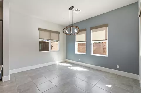 Dining - 602 Pinnacle Dr W, Madera, CA 93636 photo 2 of 3