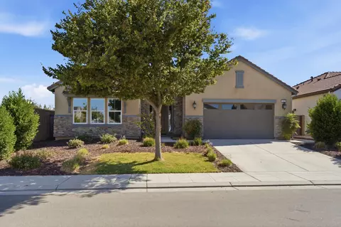 Exterior - 602 Pinnacle Dr W, Madera, CA 93636 photo 2 of 6