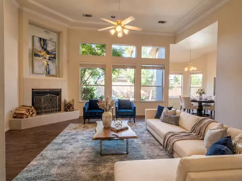 Living - 563 W Omaha Ave, Clovis, CA 93619 photo 1 of 3