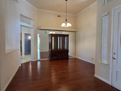 Living - 563 W Omaha Ave, Clovis, CA 93619 photo 3 of 3