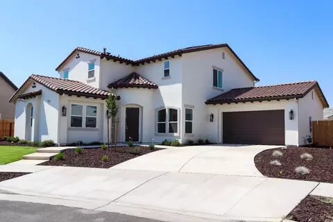 3085 Carnation St, Kingsburg, CA 93631