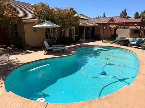 Exterior - 2555 Bellaire Way, Clovis, CA 93611 photo 6 of 15