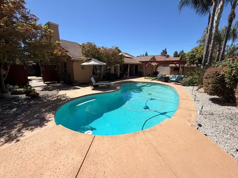 Exterior - 2555 Bellaire Way, Clovis, CA 93611 photo 7 of 15
