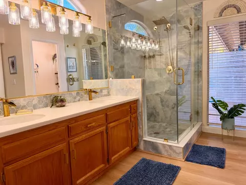 Bath - 2555 Bellaire Way, Clovis, CA 93611 photo 4 of 4