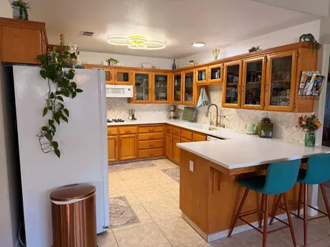 Kitchen - 2555 Bellaire Way, Clovis, CA 93611 photo 2 of 2