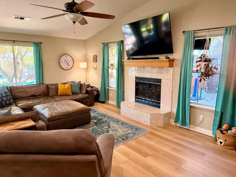 Living - 2555 Bellaire Way, Clovis, CA 93611 photo 2 of 4