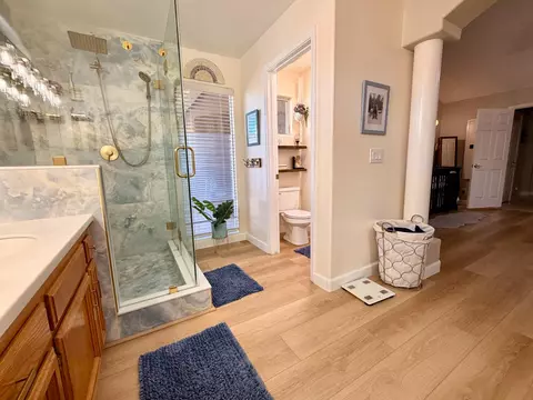 Bath - 2555 Bellaire Way, Clovis, CA 93611 photo 3 of 4