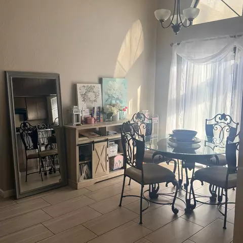 Dining - 1338 E Castlecrest Ave, Visalia, CA 93292 photo 2 of 5