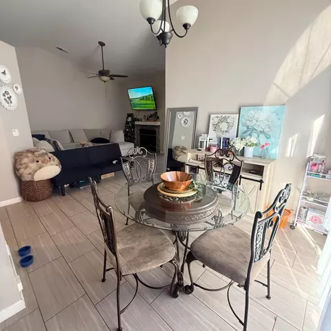 Dining - 1338 E Castlecrest Ave, Visalia, CA 93292 photo 3 of 5