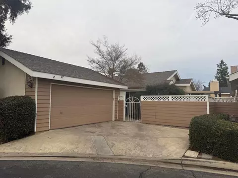 Exterior - 1338 E Castlecrest Ave, Visalia, CA 93292 photo 2 of 11